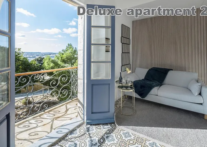 Hastings Apartment *